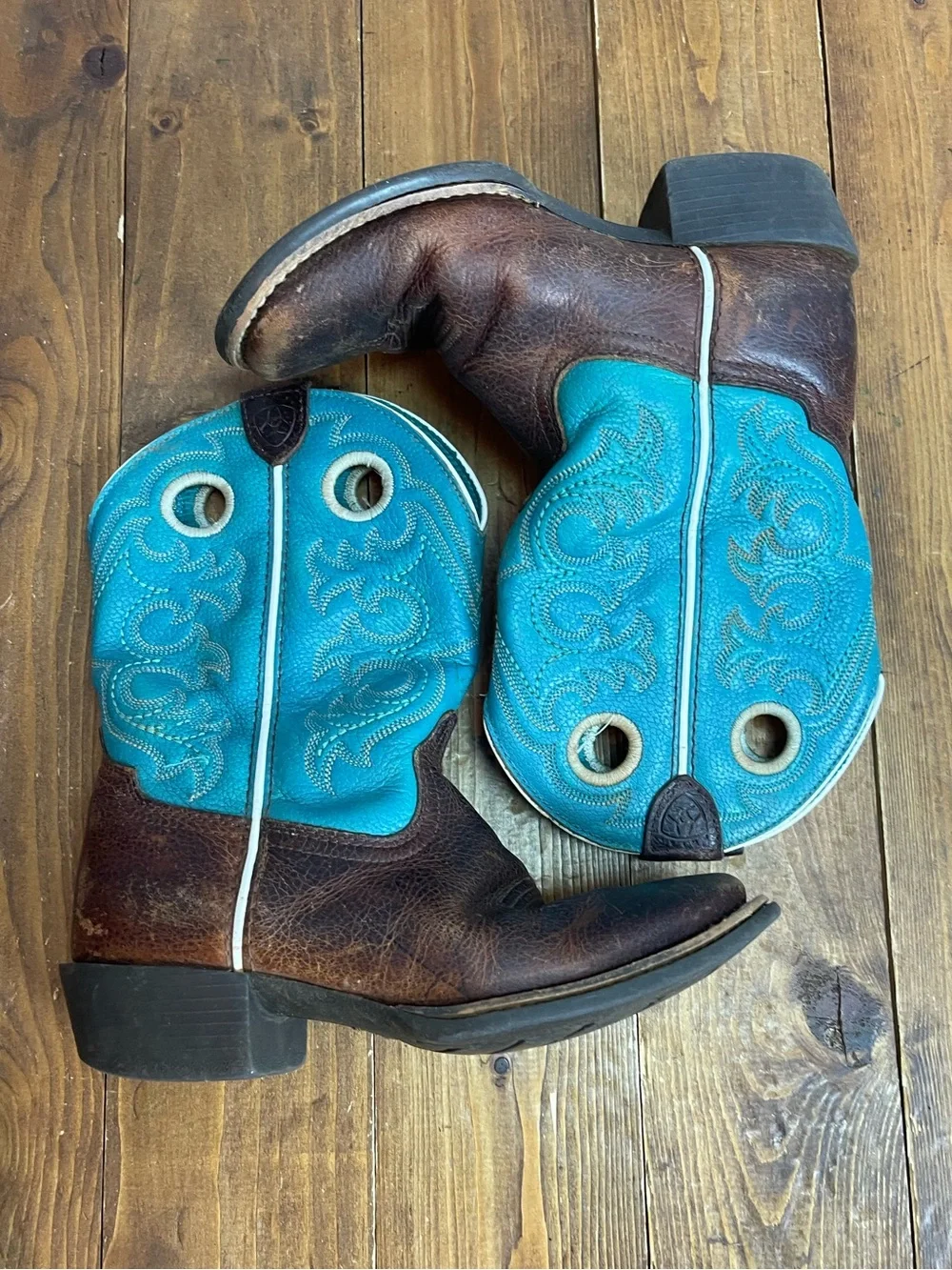 Ariat kids size 13 turquoise and brown leather cowboy boots